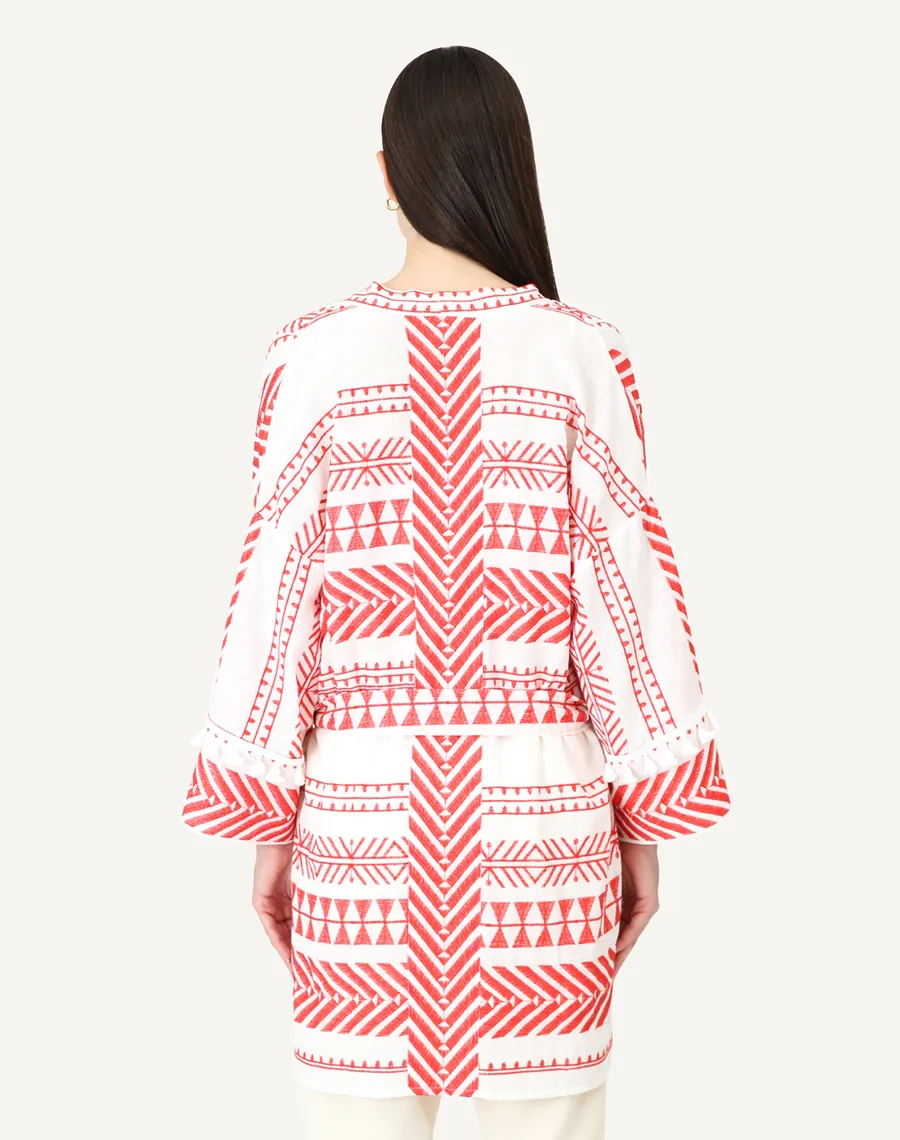 Kimono confeccionado em algodão. Possui detalhes em bordado. Acompanha faixa.