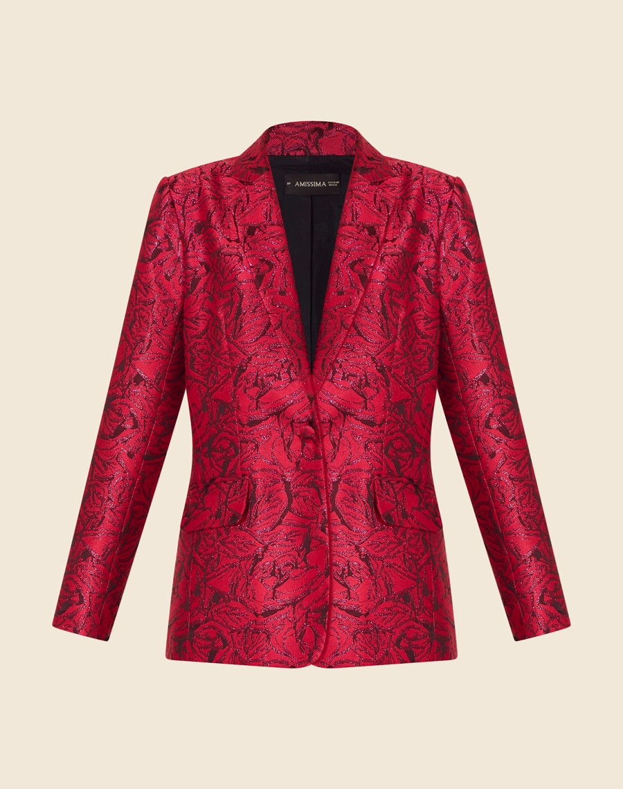 Blazer Eslovenia confeccionado em tecido jacquard brilhante <br/>
Possui forro acetinado, gola clássica e duas lapelas decorativa frontal. <br/>
Seu fechamento é por botão de casa forrado e possui botão decorativo nas mangas.Possui abertura na barra das costas