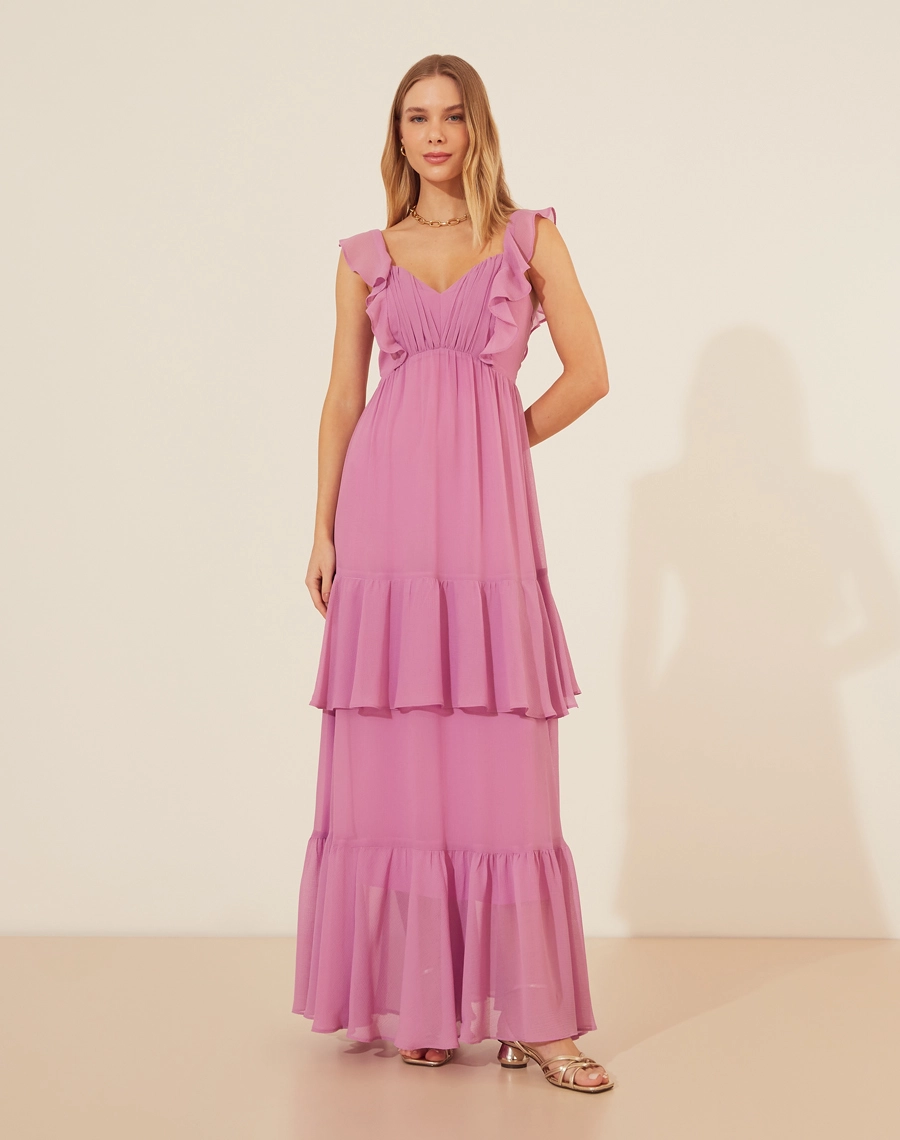 Vestido Longo Valerie confeccionado em Chiffon Yoro garantindo leveza e um caimento fluido. <br/>
Apresenta um decote em V romântico e delicados babados nas alças e ao longo da saia, proporcionando movimento e charme à peça. <br/>
Ideal para ocasiões especiais, este vestido é perfeito para um visual deslumbrante e sofisticado. <br/>