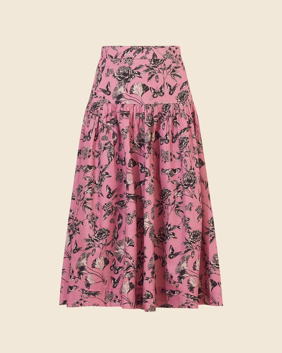 Saia Midi Olga é a combinação perfeita de estilo e conforto. Confeccionada em ED Aled Estampado, ela traz um design moderno com estampa floral e detalhes botânicos delicados, proporcionando um visual elegante e atemporal. <br/>
O comprimento midi valoriza a silhueta e o zíper traseiro garante um ajuste impecável. Ideal para composições que vão do casual ao sofisticado, essa peça é versátil e pode ser usada em diferentes ocasiões, seja no trabalho ou em momentos de lazer.<br/>