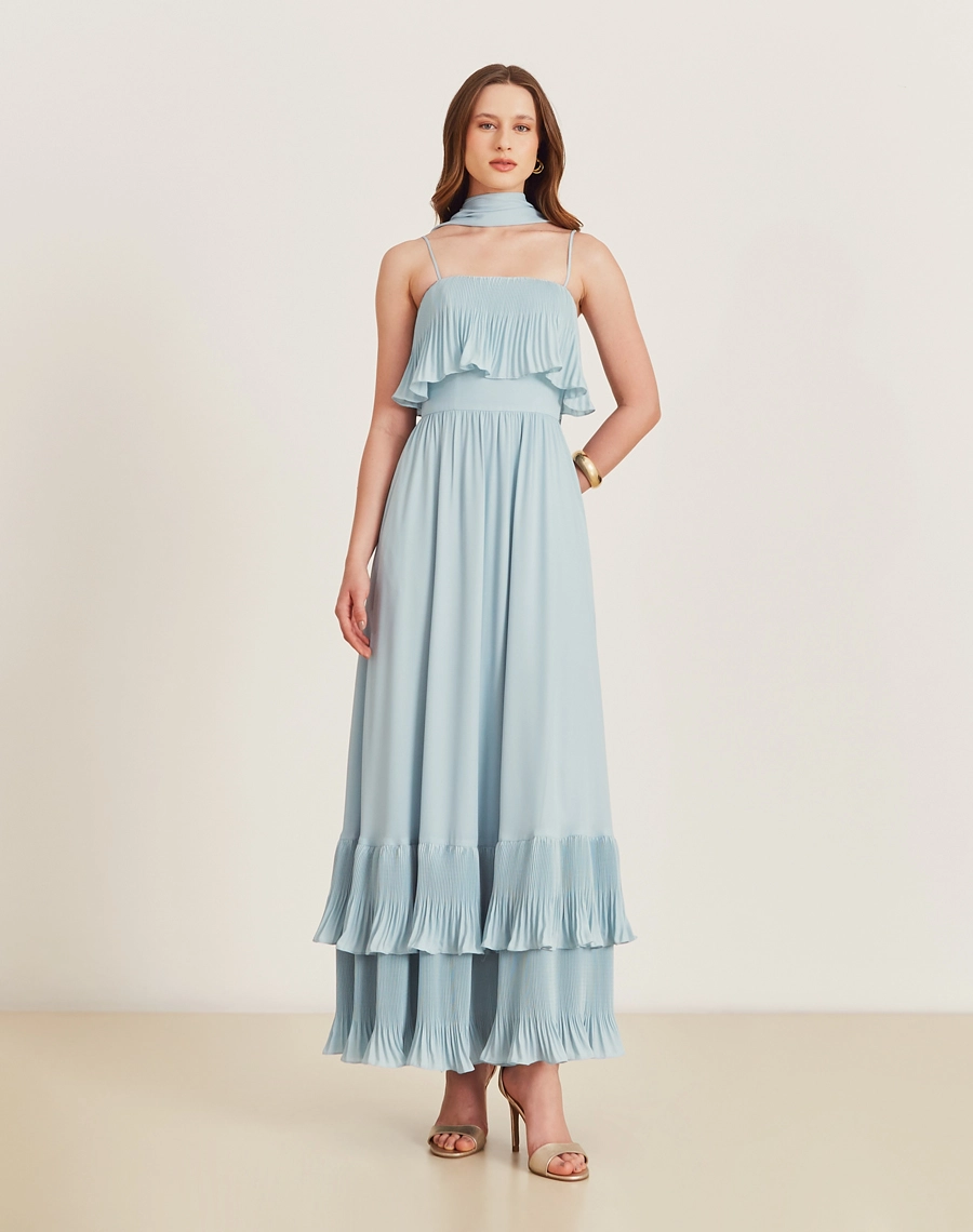 O Vestido Longo Nancy com seus babados em plissado é a escolha ideal para ocasiões especiais, unindo conforto e sofisticação em um visual naturalmente encantador!