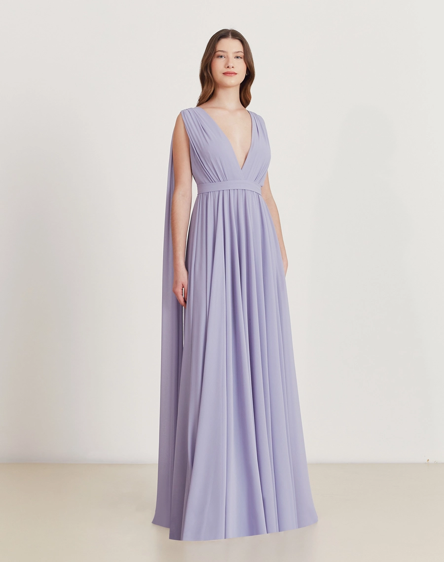 O Vestido Longo Justine é confeccionado em chiffon. Sua modelagem moderna e elegante é indispensável em eventos sofisticados, casamento ou formaturas.