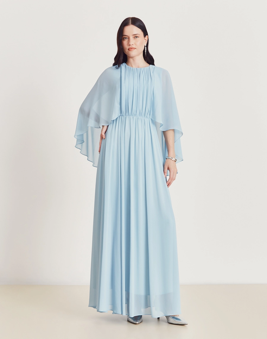 O Vestido Longo Thaisa é confeccionado em chiffon youro. Sua modelagem moderna e elegante é indispensável em eventos sofisticados, casamento ou formaturas.