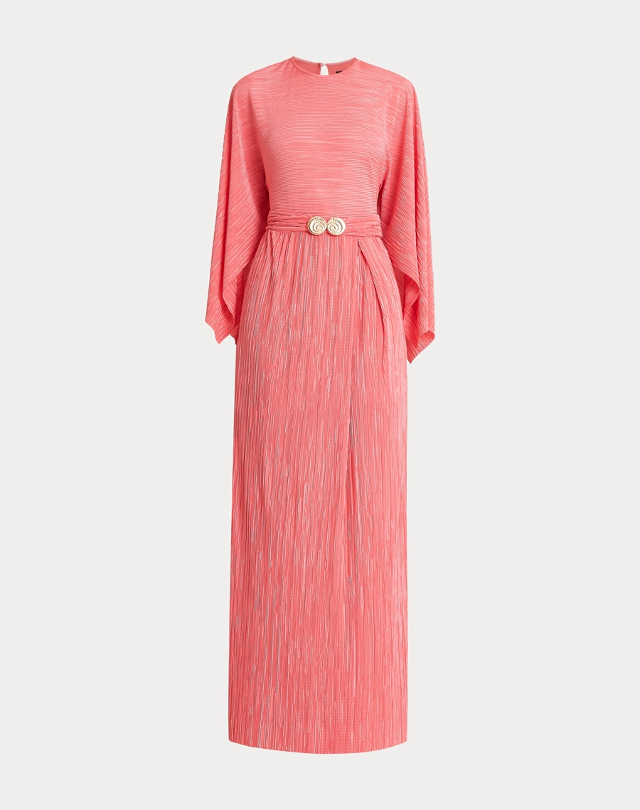 O Vestido Longo Norah é confeccionado em tecido plissado com textura sofisticada, leveza e excelente caimento.