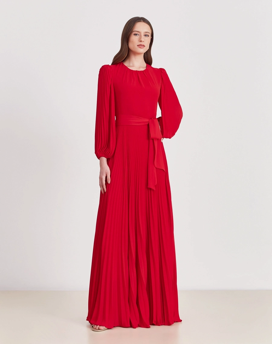 Vestido Longo Soleil, confeccionado em crepinho, é um tecido leve e fluido, conhecido pelo caimento suave e pela excelente movimentação.