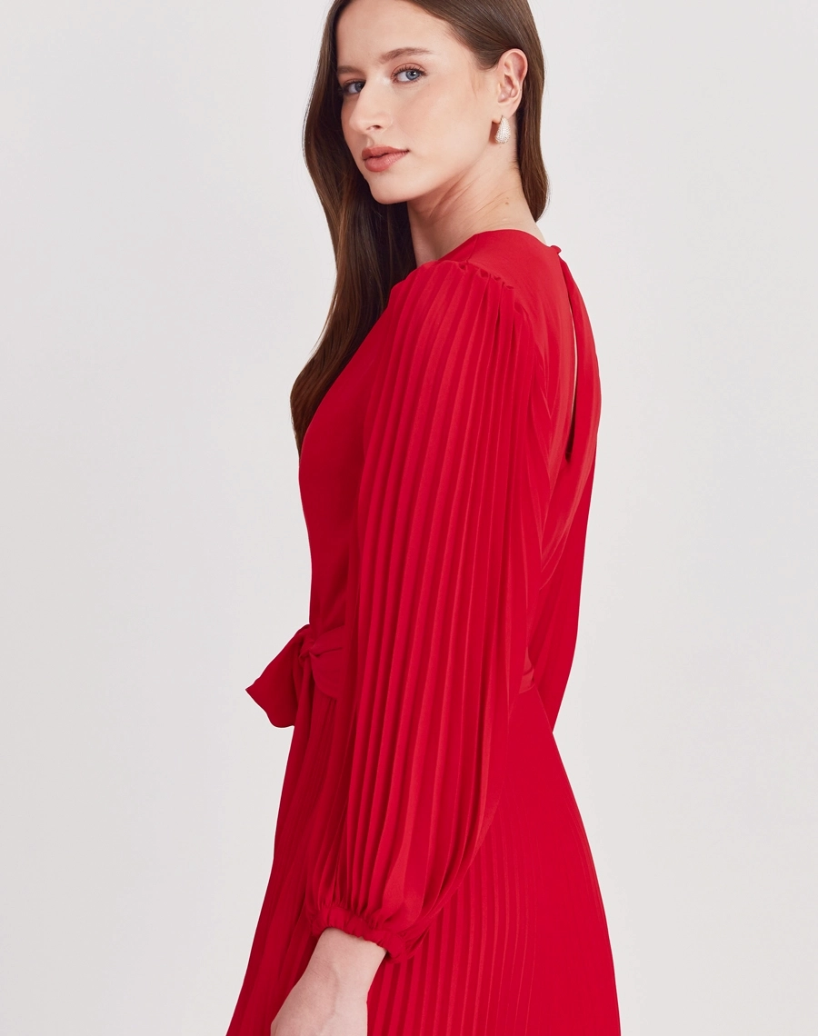 Vestido Longo Soleil, confeccionado em crepinho, é um tecido leve e fluido, conhecido pelo caimento suave e pela excelente movimentação.
