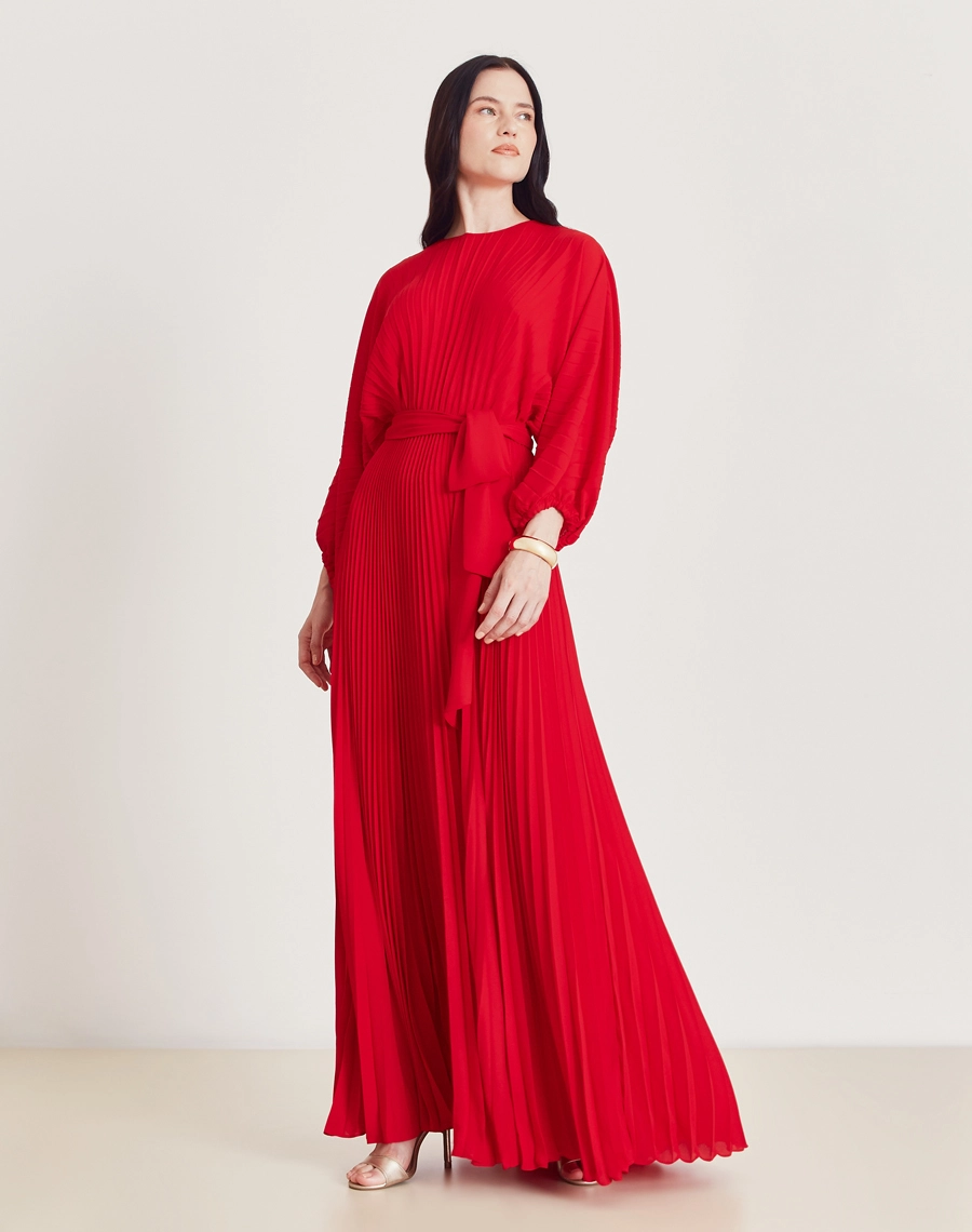 O Vestido Longo Leque é confeccionado em crepinho, é um tecido leve, fluido e com toque levemente texturizado.