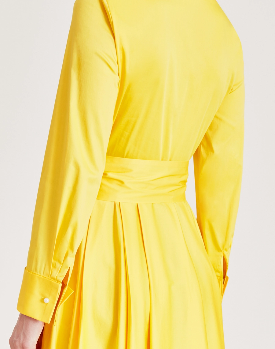 O Vestido Longo Kaite é confeccionado em tricoline acetinado, tecido com toque macio, unindo o conforto e a respirabilidade do algodão à elegância do aspecto acetinado.
