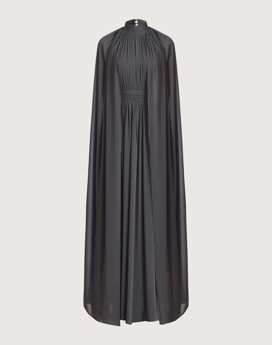 O Vestido Longo Haper é confeccionado em Chiffon Youro, tecido de toque macio, estrutura encorpada e ótimo caimento, valorizando a modelagem e garantindo conforto.