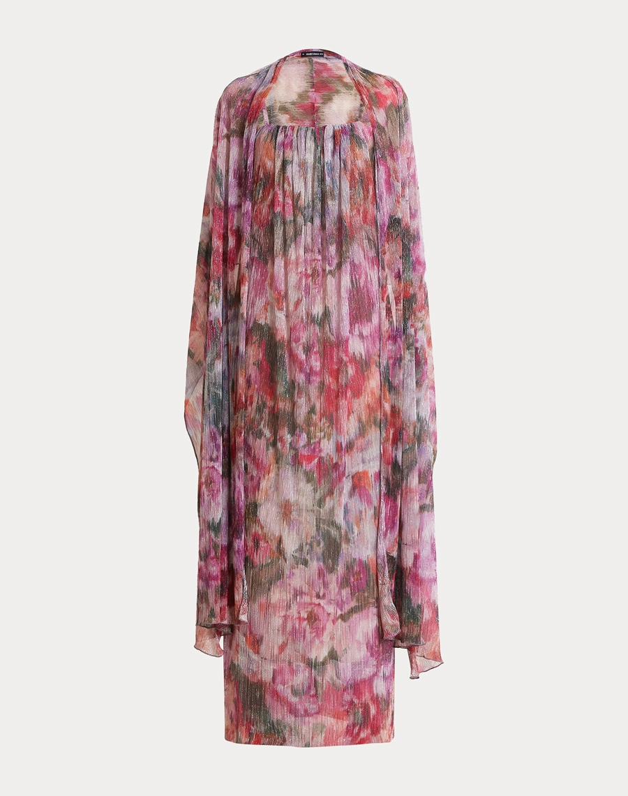 O Vestido Longo Alessandra é confeccionado em malha plissada, tecido leve, com toque macio, excelente caimento e movimento fluido.