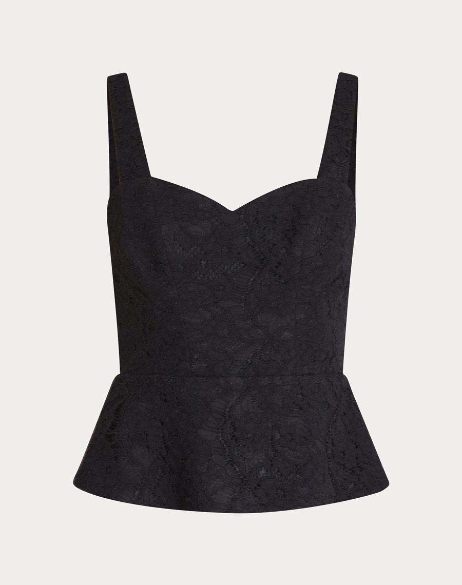 O Top Kate é confeccionado em renda com toque delicado e textura rica, que valoriza a peça com um visual sofisticado e feminino.