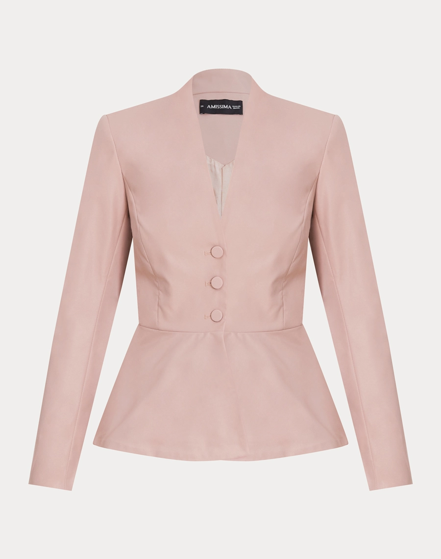O Blazer Leonor é confeccionado em Sarja Paper,  tecido estruturado com leve textura e toque macio, que proporciona caimento firme e elegante.