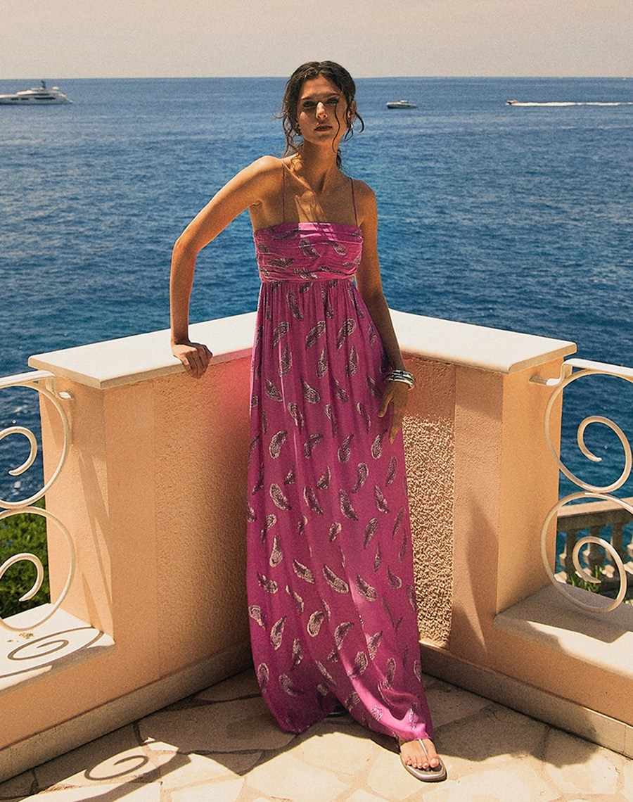 O Vestido Longo Paloma é confeccionado em viscose com toque de seda, um tecido leve, macio e de excelente fluidez. <BR/>