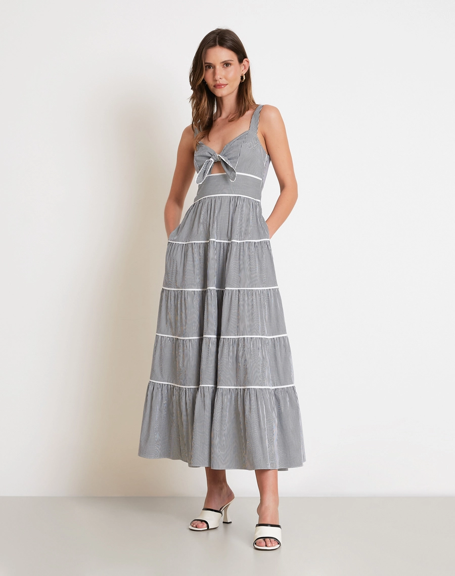 O Vestido Longo Maritime é confeccionado em cambraia, um tecido leve, fresco e de toque suave. <BR/>