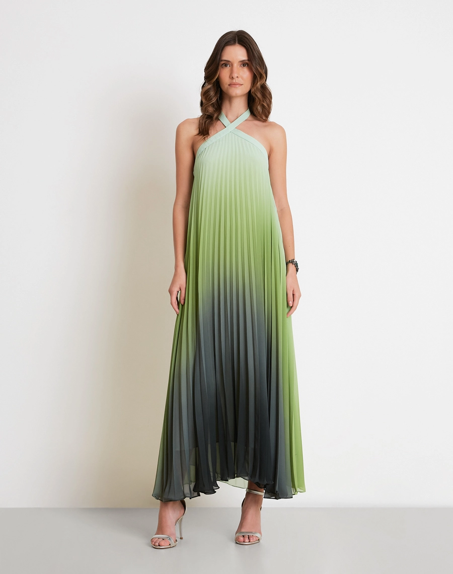 O Vestido Longo Thassia é confeccionado em Chiffon, tecido leve e sofisticado, com transparência sutil e caimento fluido. <br/
