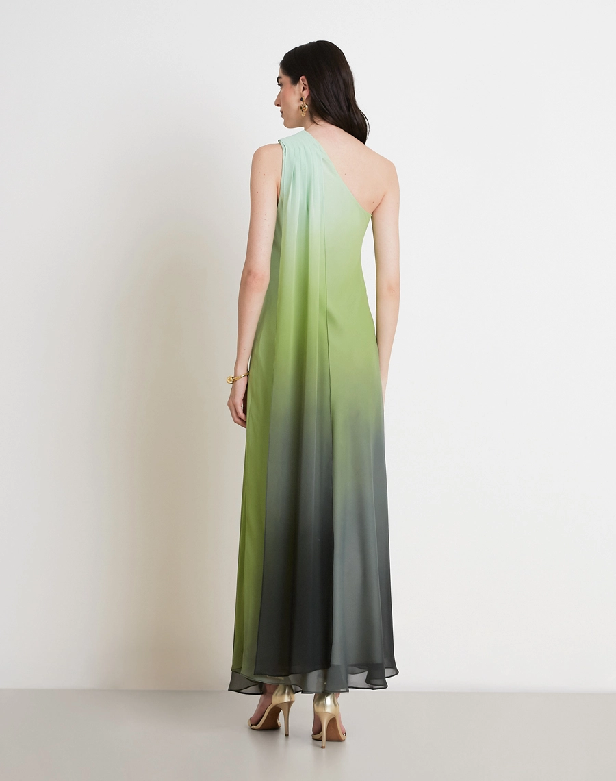O Vestido Longo Ana é confeccionado em Chiffon estampado com efeito degradê, um tecido leve e sofisticado que proporciona fluidez, movimento e um caimento delicado. <br/>