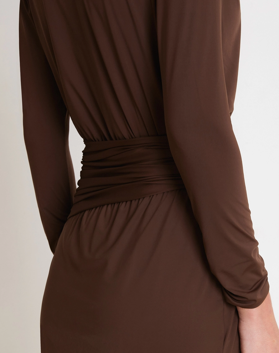O Vestido Longo Zurik é confeccionado em Fluity, tecido conhecido pelo toque extremamente macio, elasticidade e caimento. <br/>