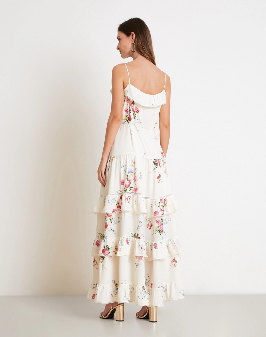 O Vestido Longo Dalia é confeccionada em Crepinho estampado de toque macio e caimento leve, com estampa floral delicada que traz feminilidade e um ar sofisticado.