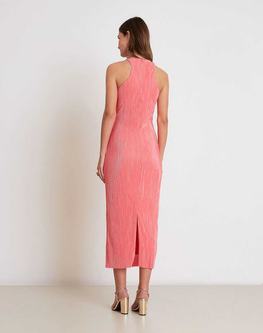 O Vestido Midi Norah é confeccionado em tecido plissado de alta elasticidade, com textura em relevo e caimento leve e fluido. 

<br/>