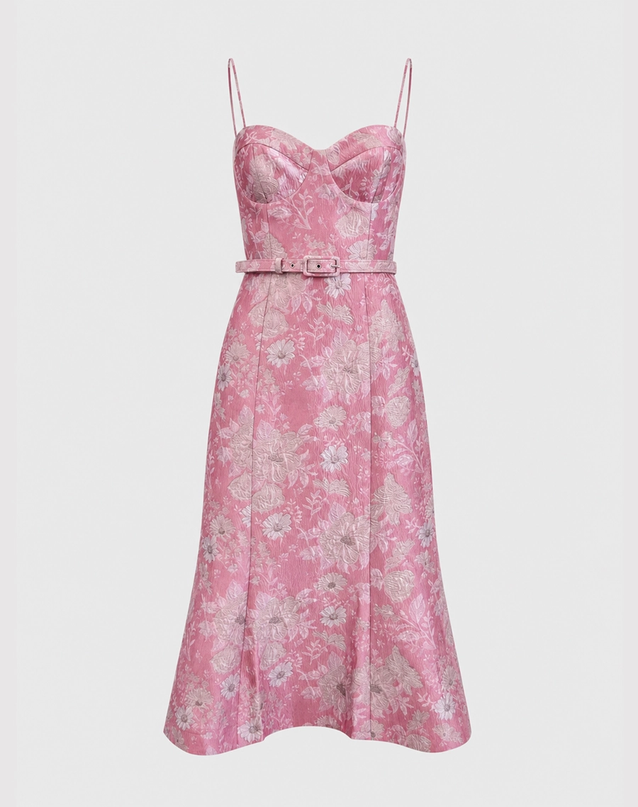 O Vestido Midi Ariela é confeccionado em jacquard, tecido que se destaca pela trama trabalhada com desenhos sofisticados.